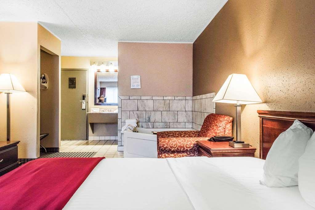 Quality Inn Austintown-Youngstown West Kültér fotó