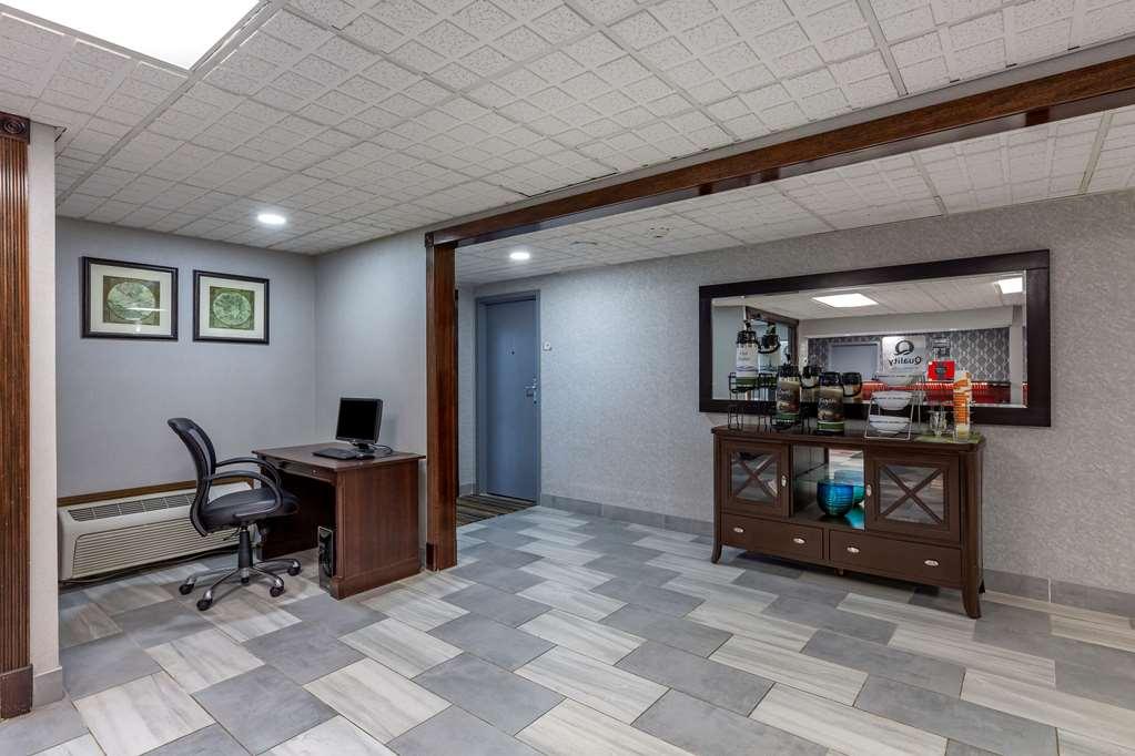 Quality Inn Austintown-Youngstown West Beltér fotó